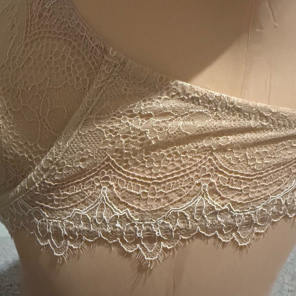 Wacoal b.tempt’d Lace Trimmed Tan Bra - Picture 4 of 13